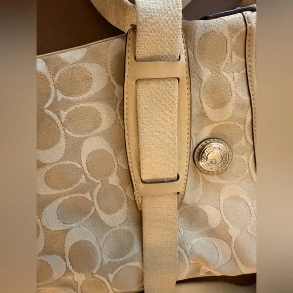 **SALE**Coach Beige Signature Crossbody Bag from 2008 - Picture 14 of 16